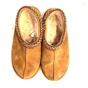 UGG chestnut Tasman slippers
